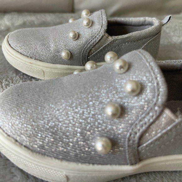 Toddler Slip On Sneakers Size 5 - Picture 4 of 12